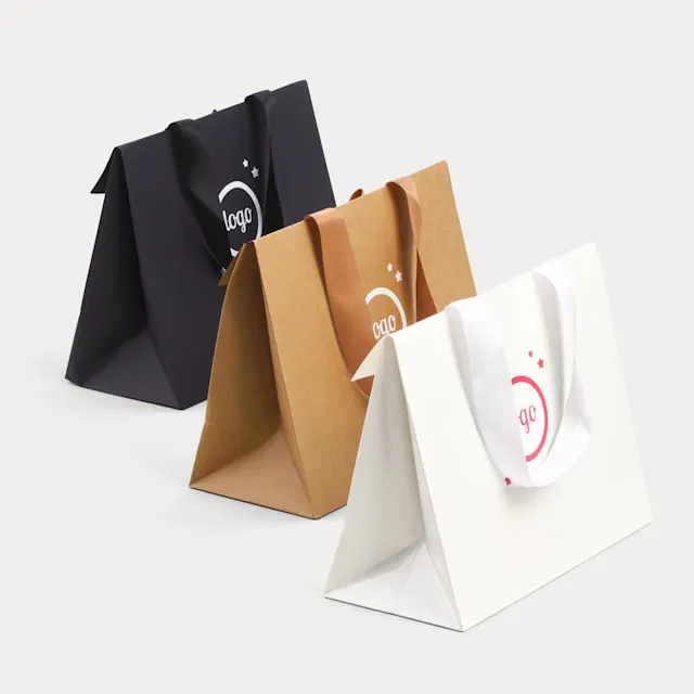 Sacs cadeaux en papier avec nœud, photo 3