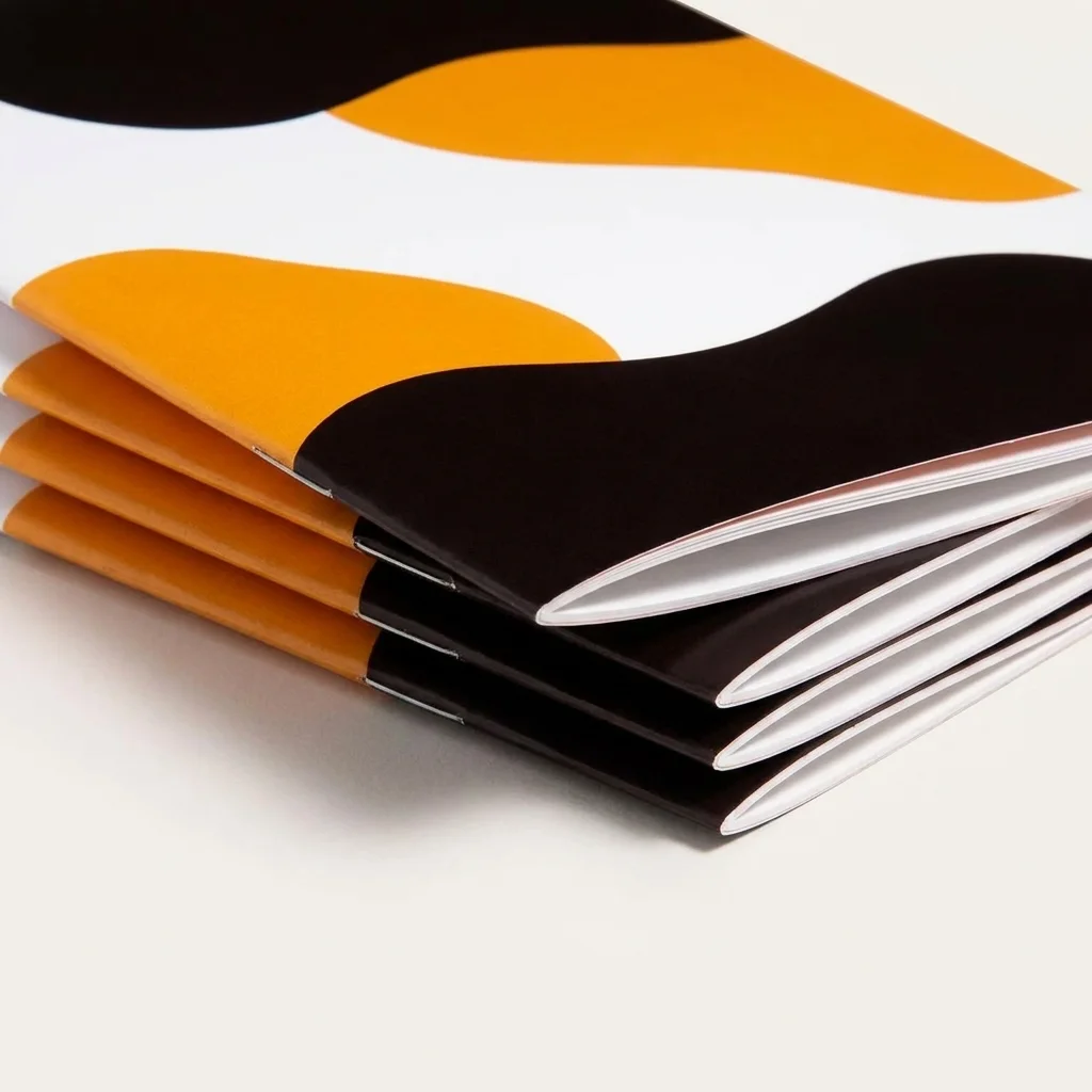 Brochures résistantes à la déchirure (agrafées)